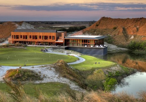 How Many Courses Does Streamsong Resort Offer?